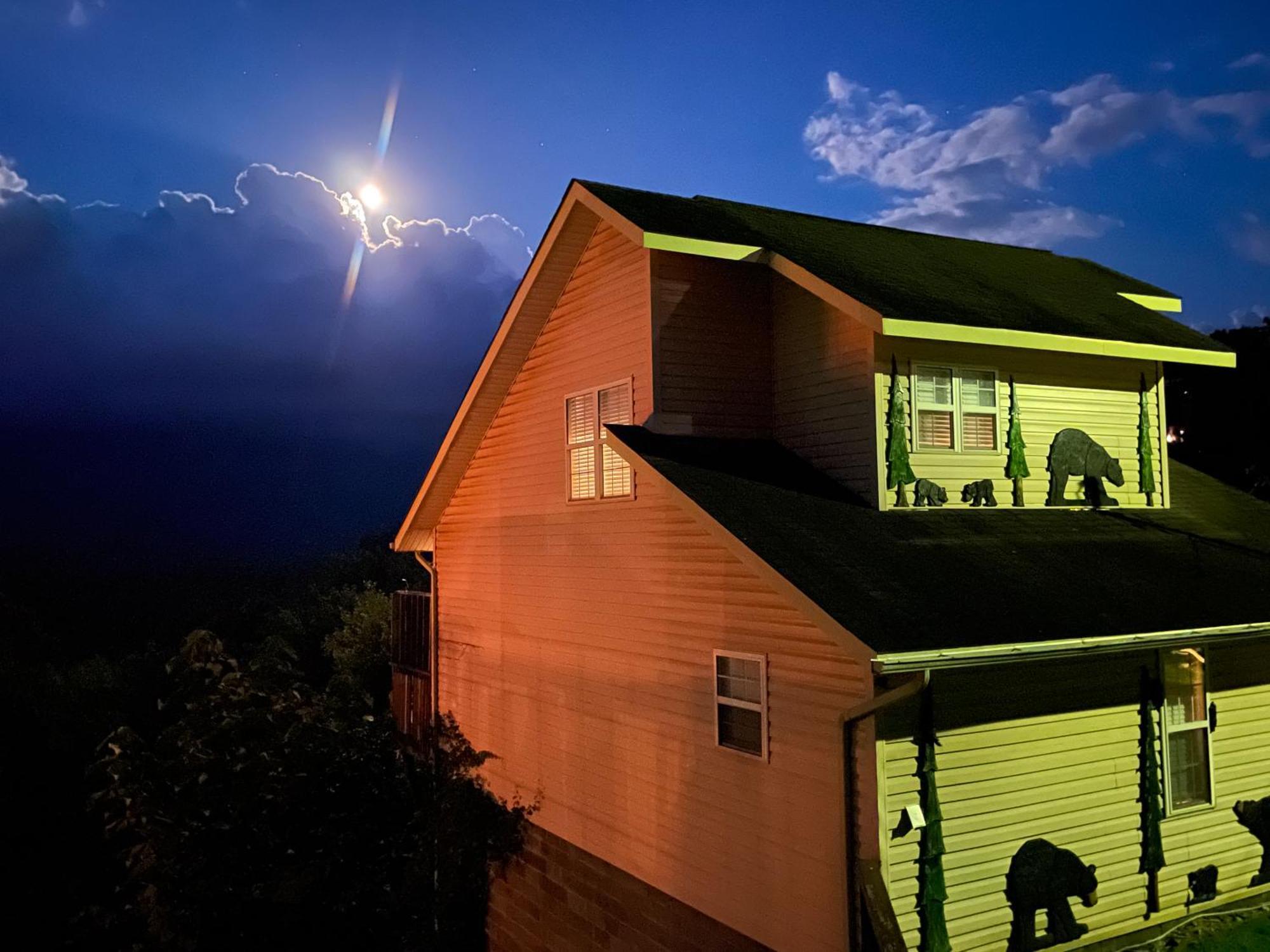 Heavenly View - Bear Themed Cabin, Hottub, Dog-Friendly, Near Гатлинбург Экстерьер фото
